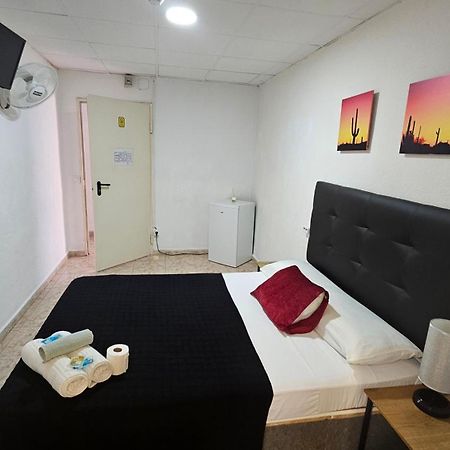 Hostal Sol Celeste Lloret de Mar Buitenkant foto