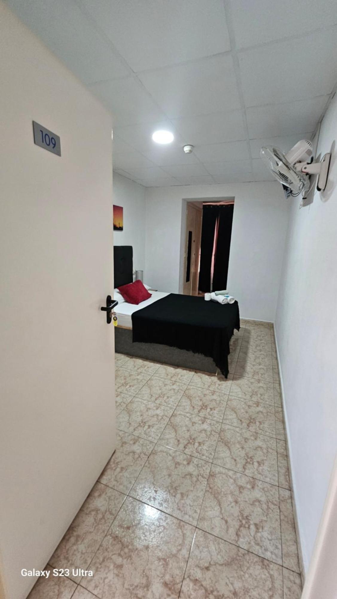 Hostal Sol Celeste Lloret de Mar Buitenkant foto